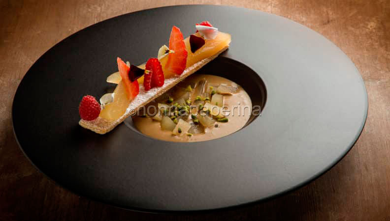 Pere al rosmarino caramellate, un eccezionale dessert da proporre a tavola