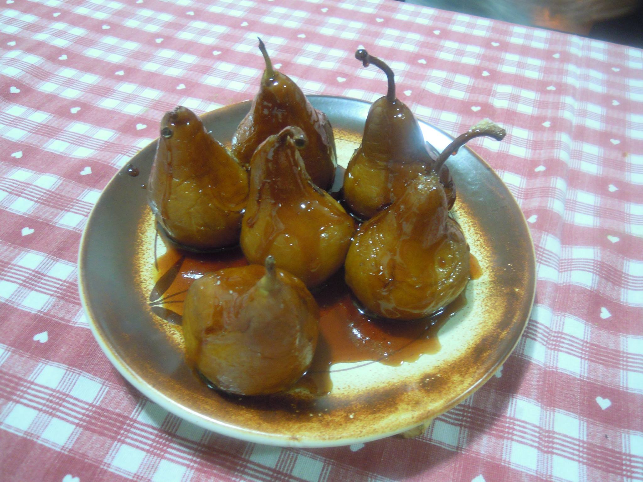 Pere caramellate al vino