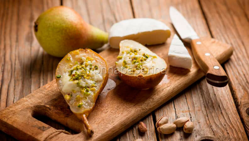 Pere con tomini e granella di pistacchi, una vera bontà