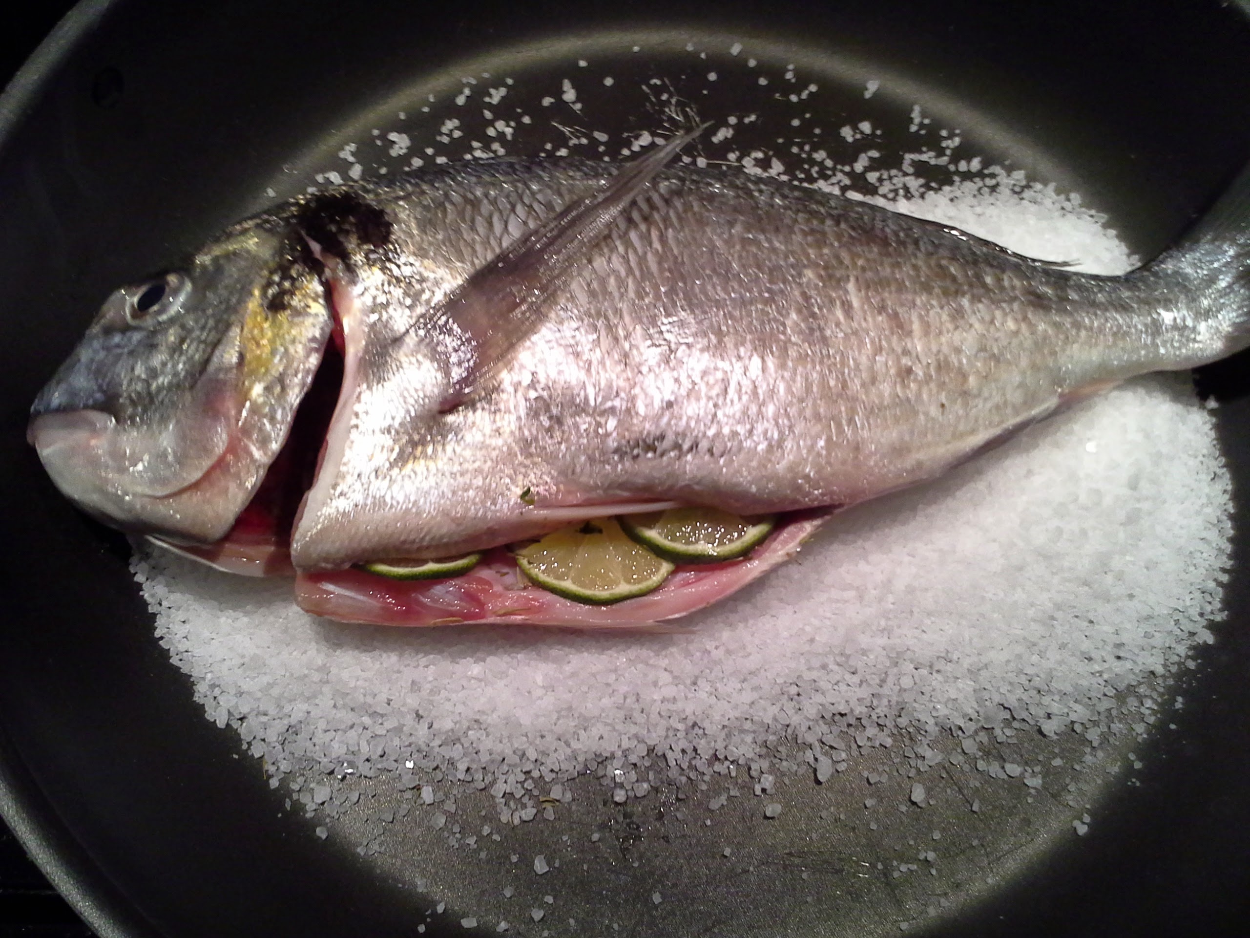 Pesce in crosta di sale
