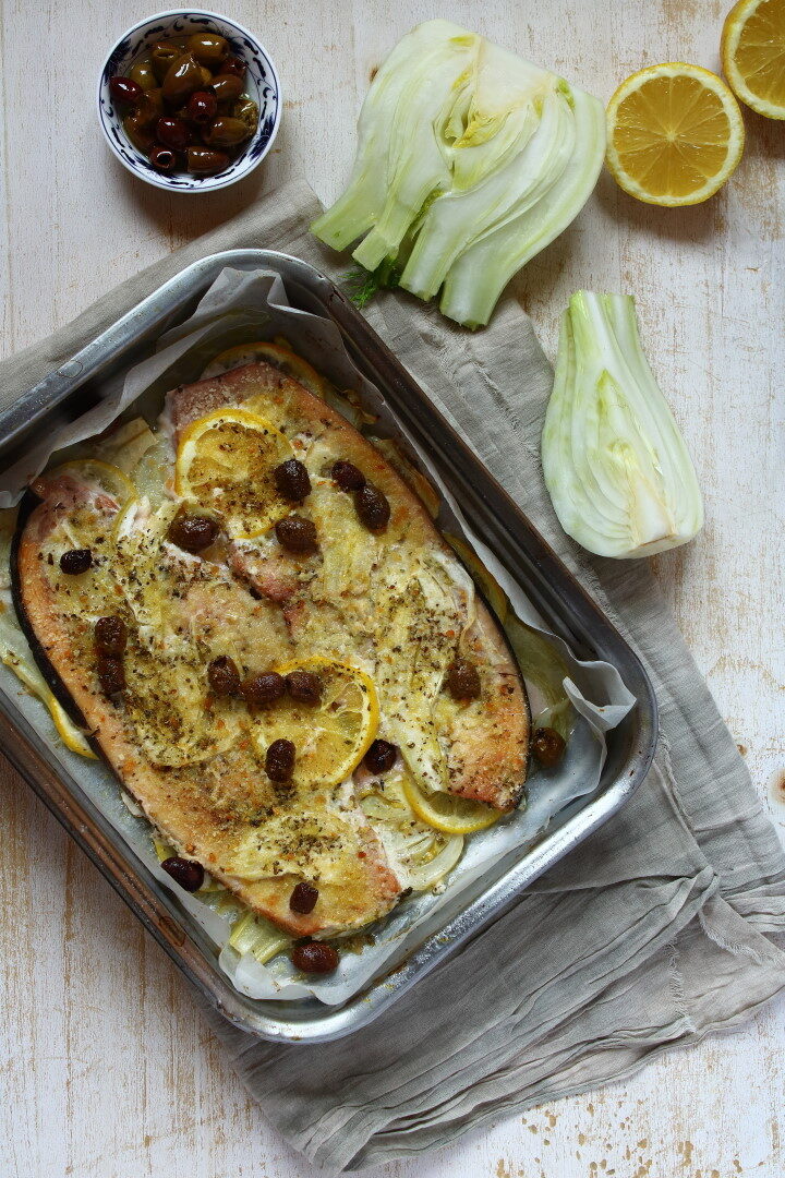 Pesce spada al forno con finocchi e olive