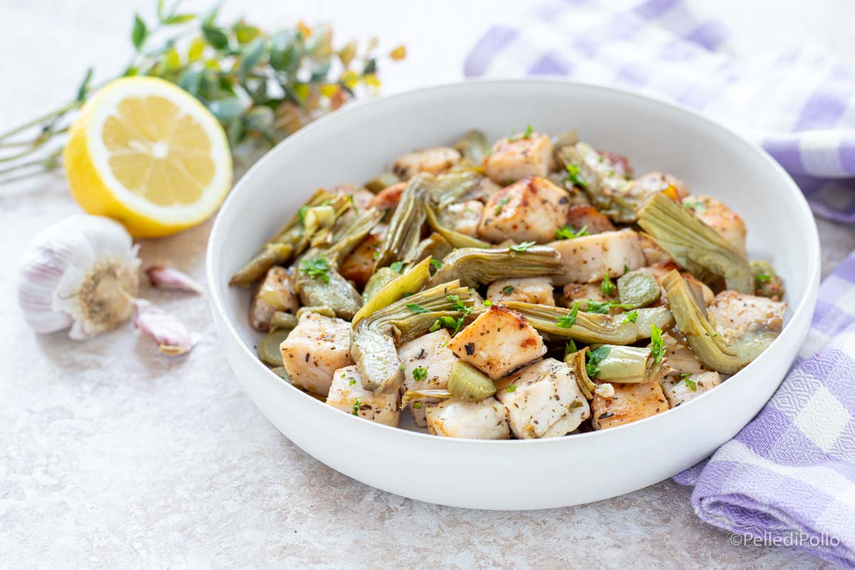 Pesce spada con carciofi in padella