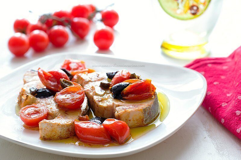 Pesce spada pomodorini capperi olive