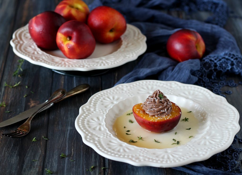 Pesche noci grigliate con nocciolata al tofu