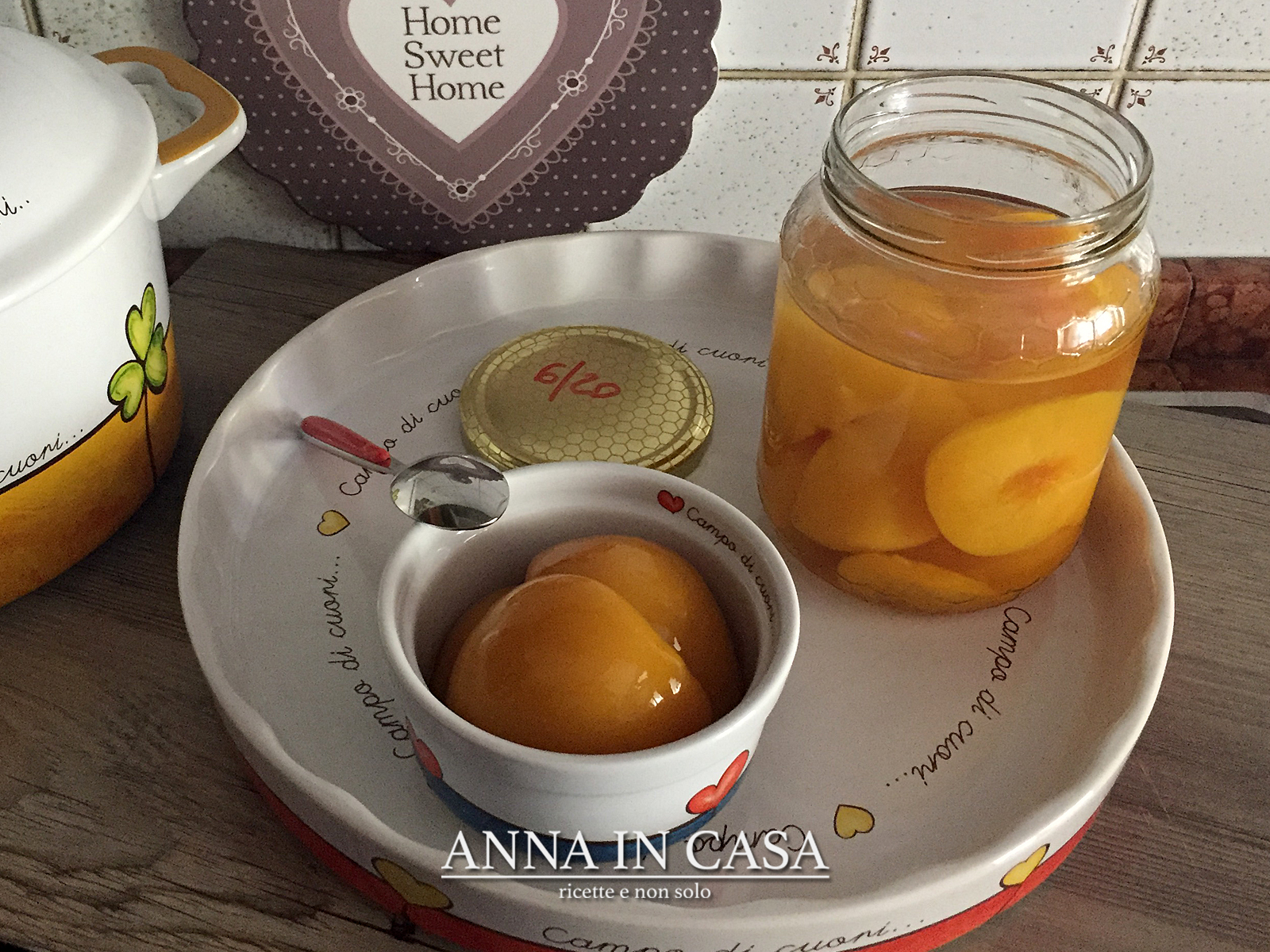 Pesche sciroppate alla vaniglia