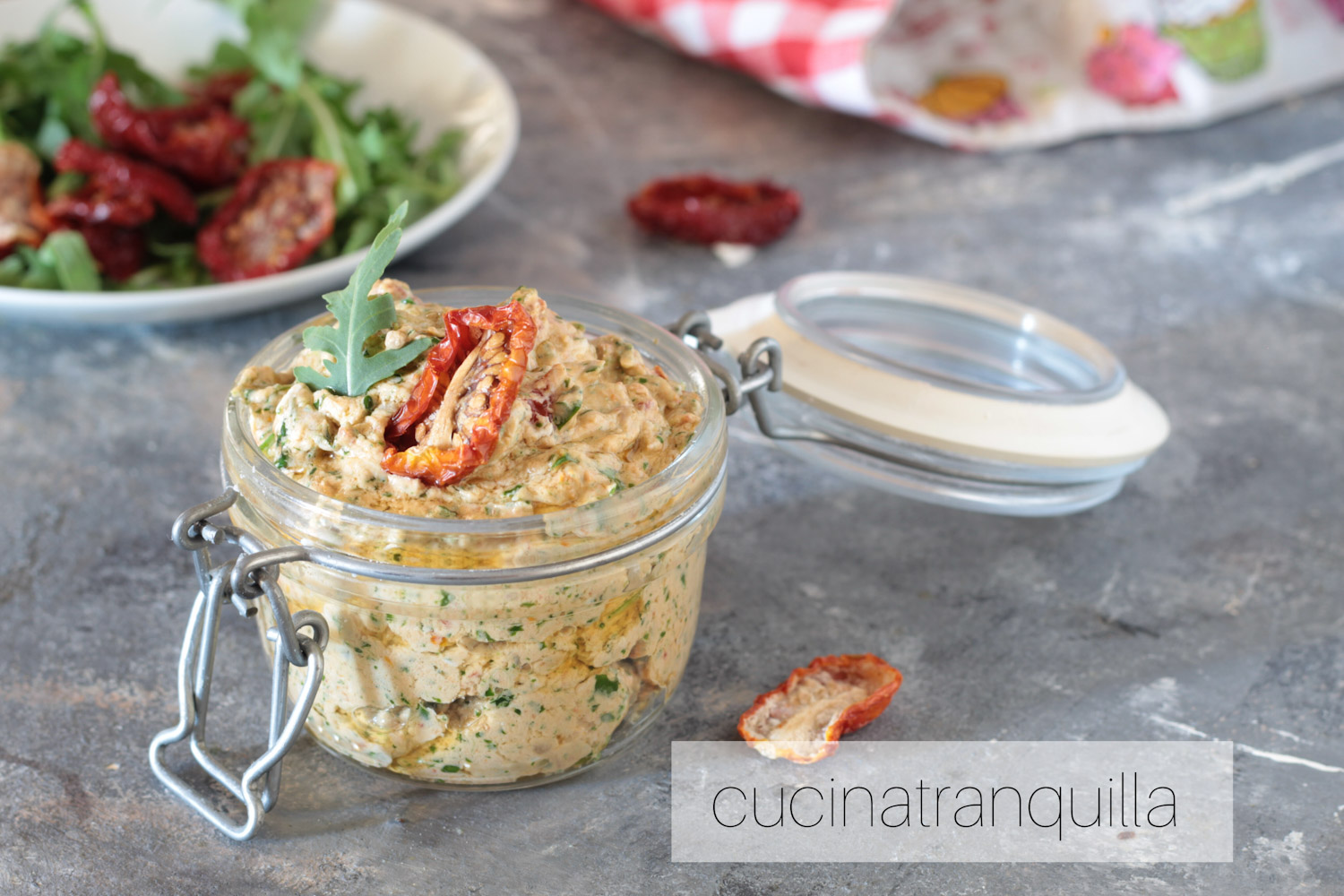 Pesto ai pomodori secchi e rucola
