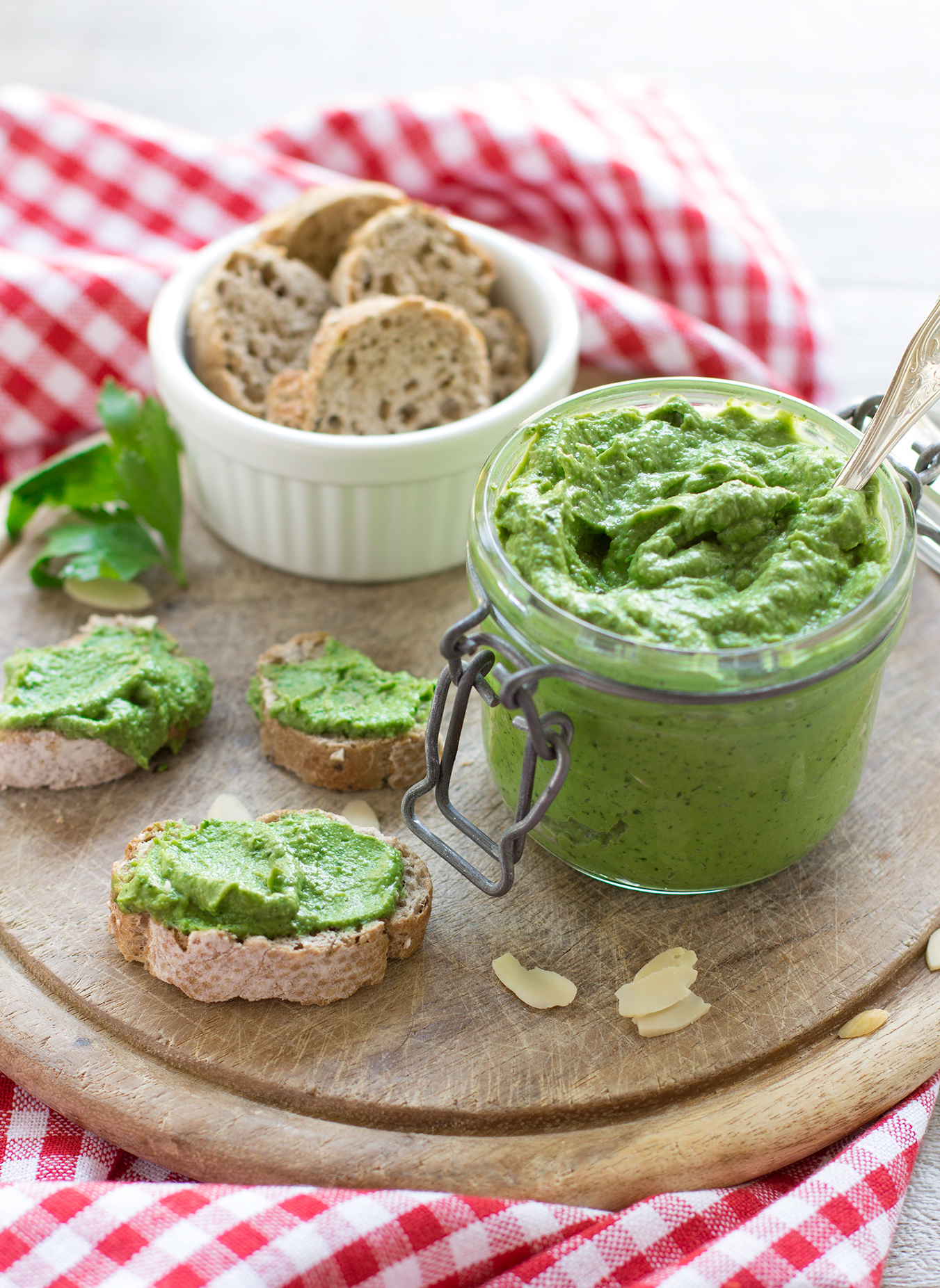 Pesto di avocado | raw vegan senza glutine