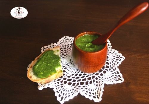 Pesto di menta e mandorle