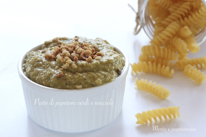 Pesto di peperoni verdi e nocciole