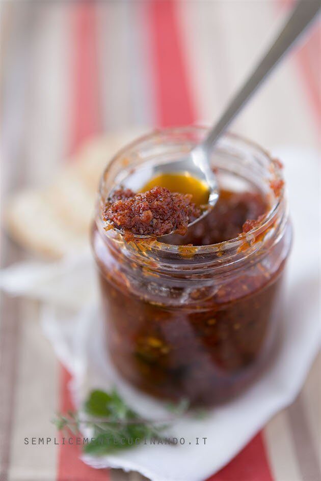 Pesto di pomodori rossi secchi