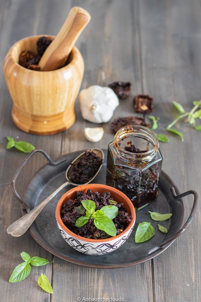 Pesto di pomodori secchi (capuliato siciliano)