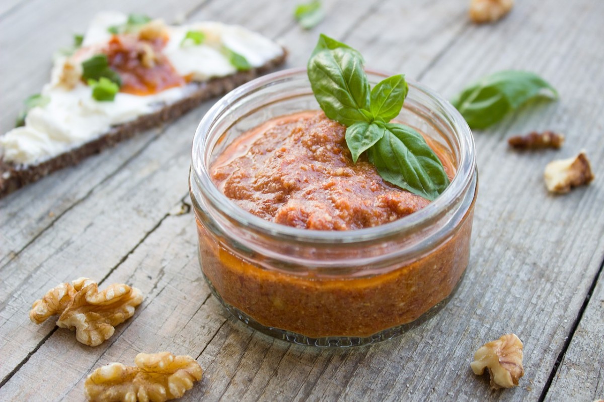 Pesto di pomodoro alle noci
