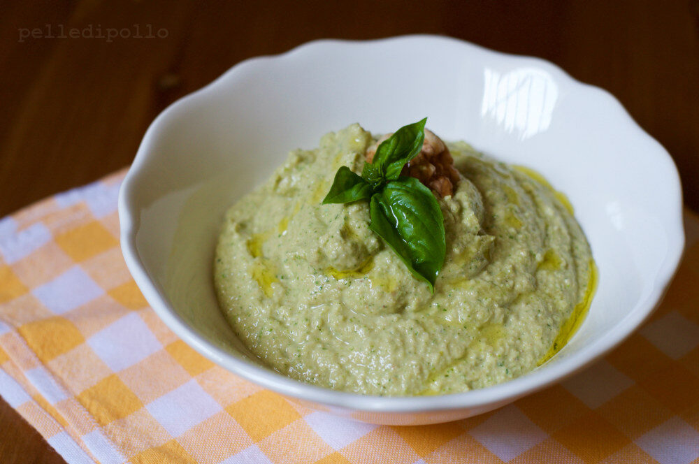 Pesto di sedano con noci e basilico
