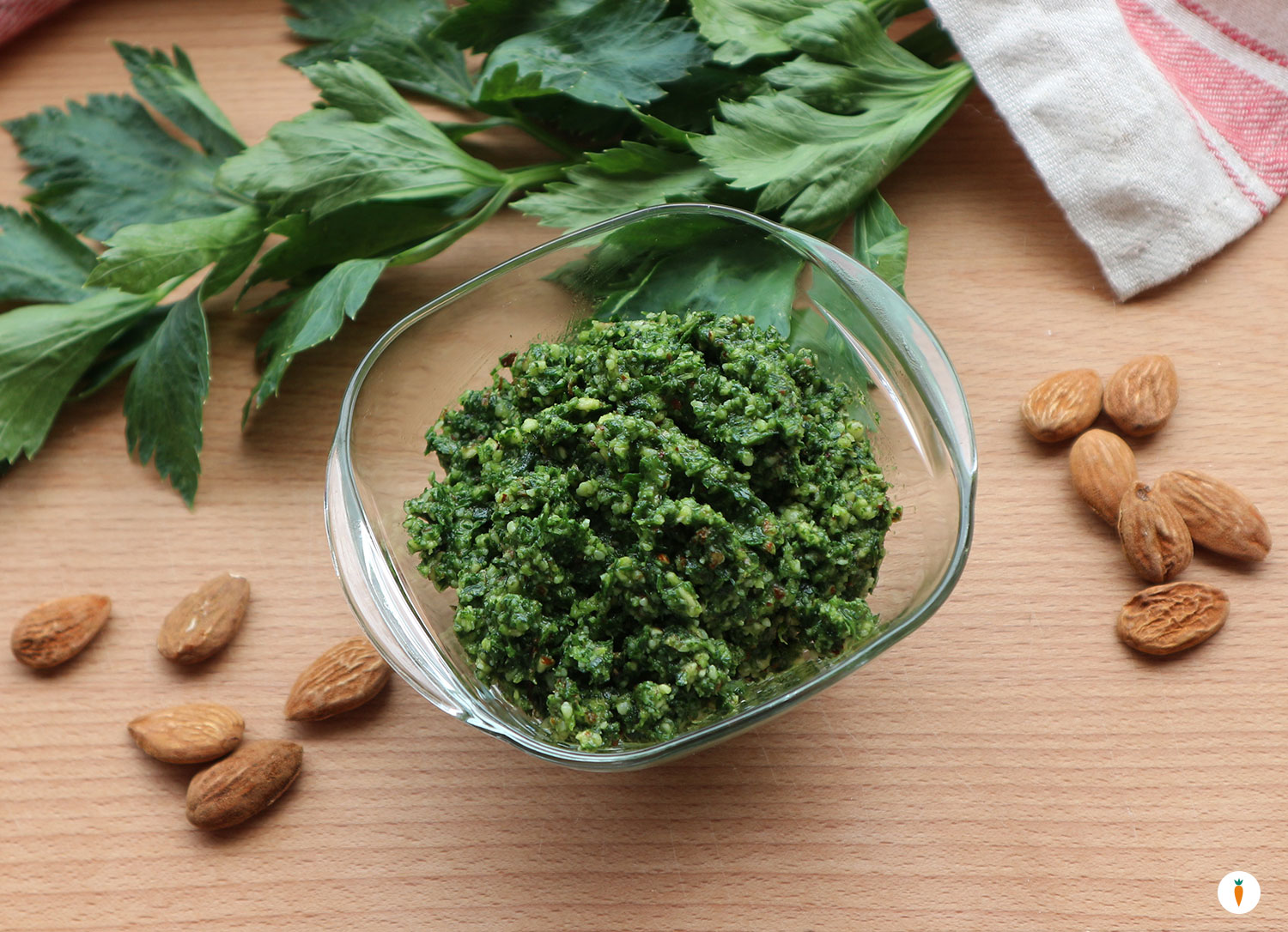 Pesto di sedano e mandorle