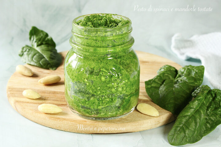 Pesto di spinaci e mandorle tostate