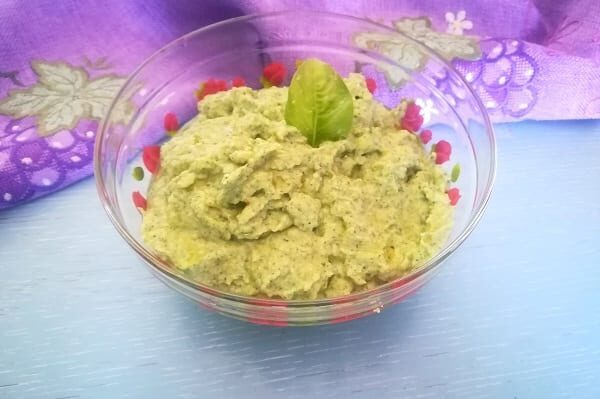 Pesto di zucchine, come farlo con e senza Bimby