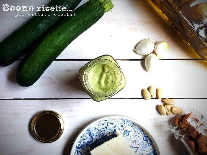 Pesto di zucchine e mandorle
