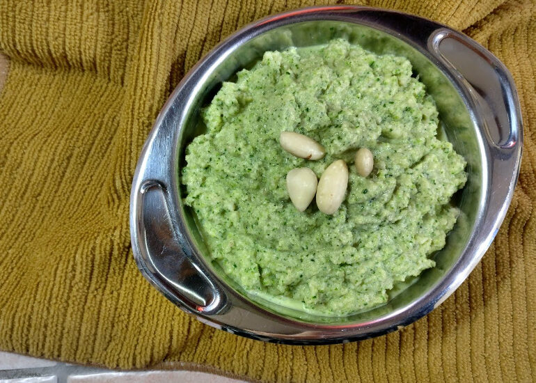 Pesto di zucchine e mandorle