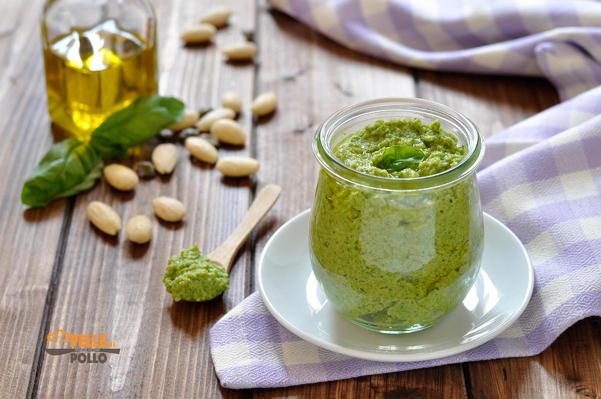 Pesto di zucchine semplice e cremoso