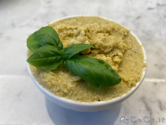 Pesto olive e mandorle con il companion moulinex