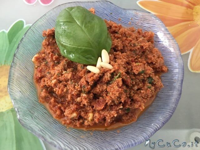 Pesto pomodori secchi, okara di mandorle, basilico e pinoli col cuco moulinex