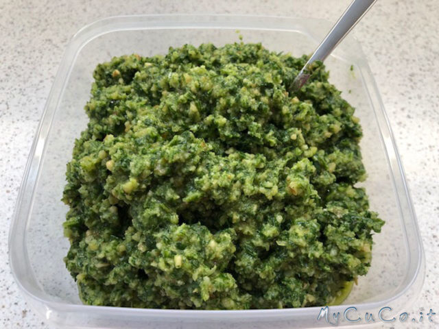 Pesto rucola e noci, con o senza aglio, fatto il companion moulinex