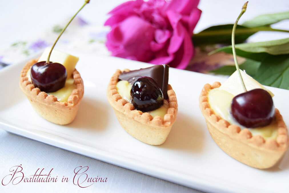 Petit four alla crema pasticcera