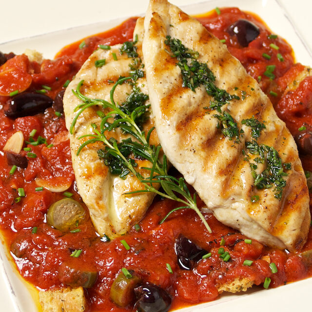 Petti di pollo in salsa rustica