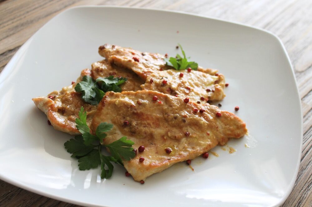 Petti di tacchino alla senape e yogurt greco