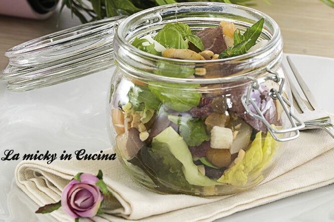 Petto d’anatra con insalatina e condimento alla frutta