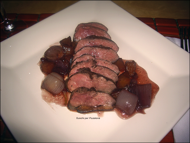 Petto d’anatra con scalogni e mele