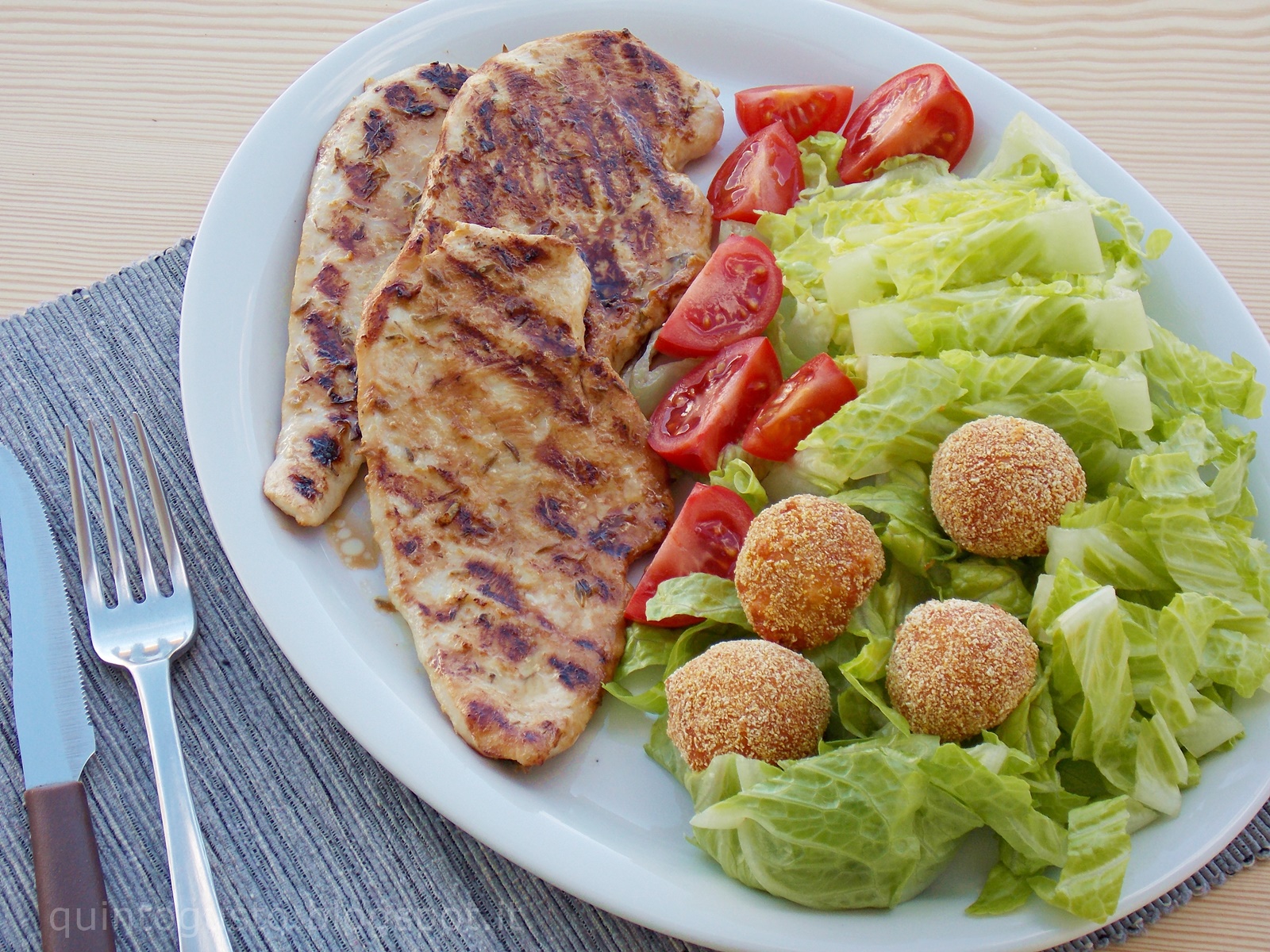 Petto di pollo alla griglia o alla piastra