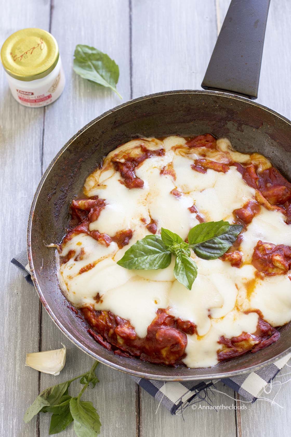 Petto di pollo alla pizzaiola all’estratto di carne liebig