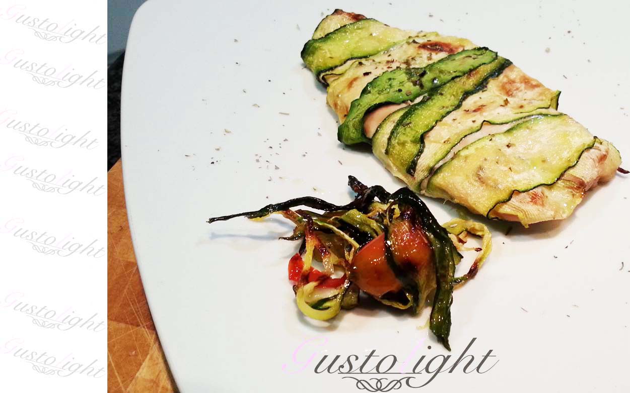 Petto di pollo avvolto in zucchine