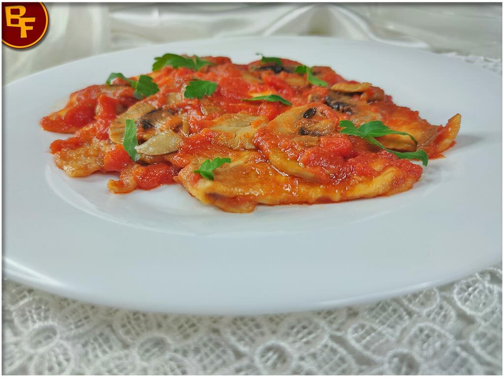 Petto di pollo e funghi alla pizzaiola