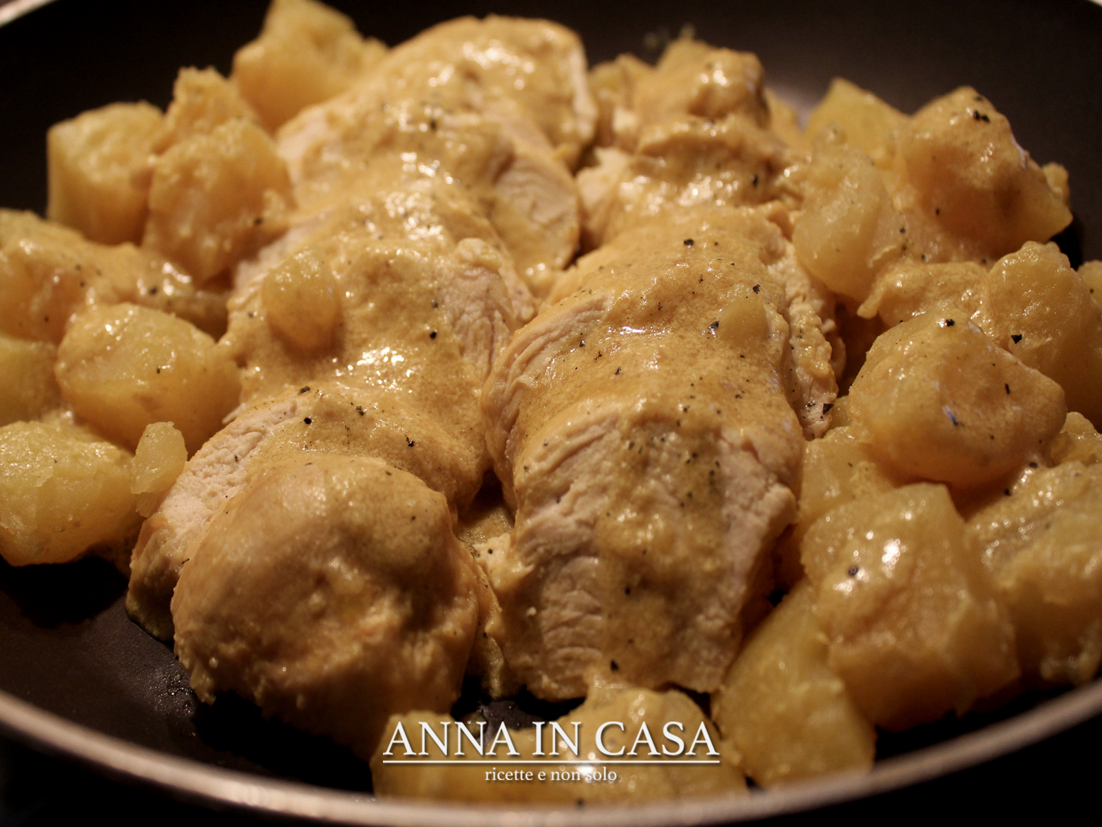 Petto di pollo e patate latte e curcuma