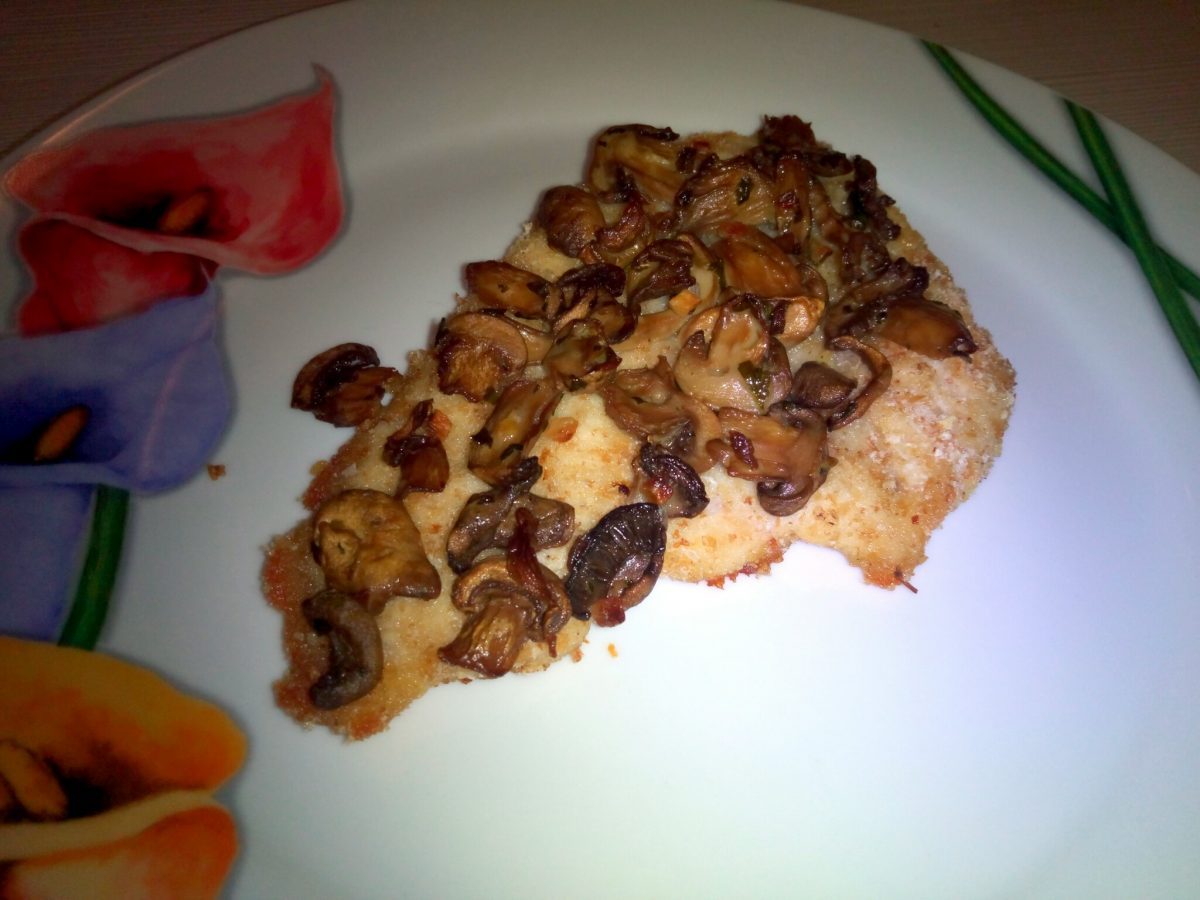 Petto di pollo in crosta di funghi ~ croccante fuori e tenerissimo dentro