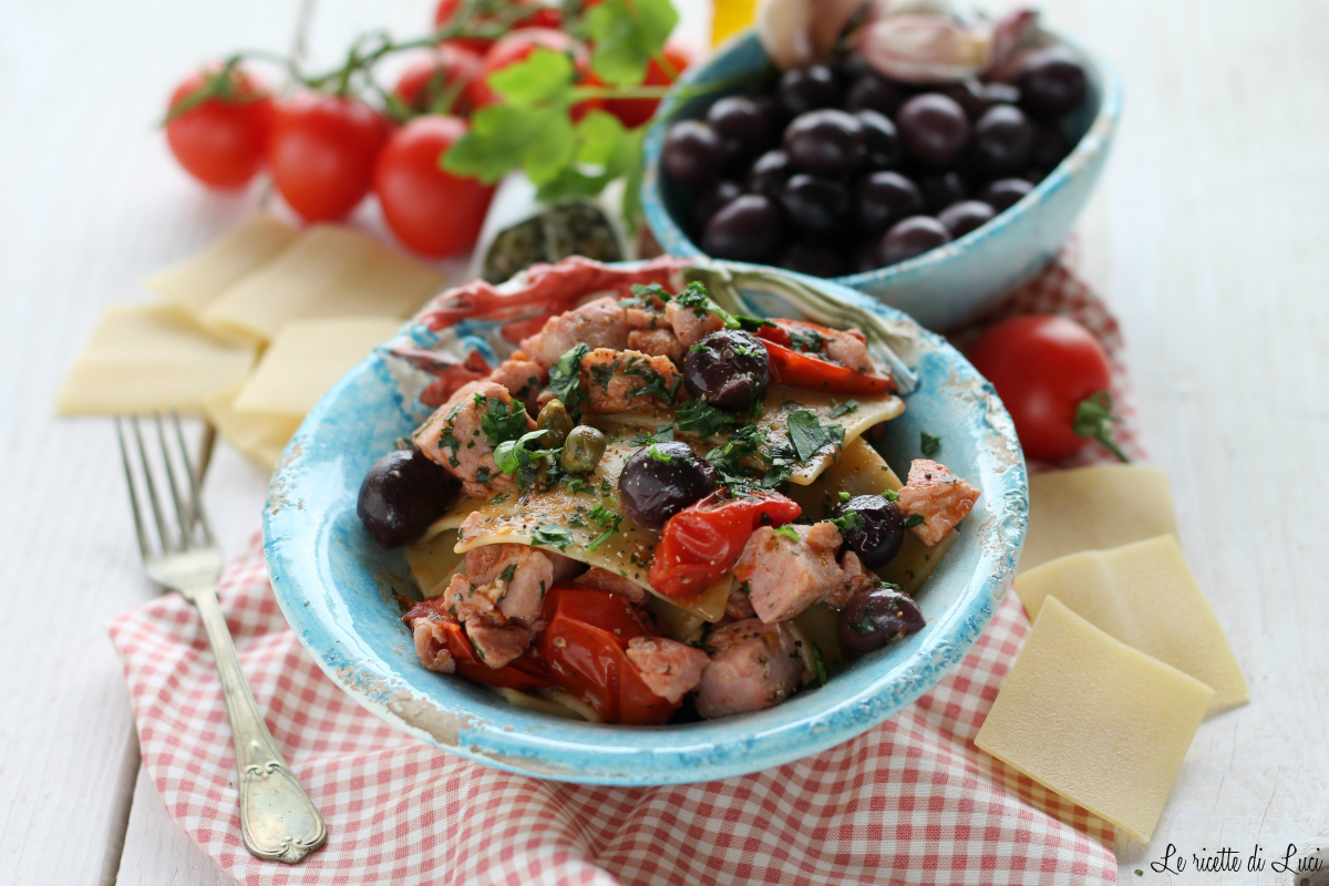 Pettole abruzzesi con tonno, olive e capperi