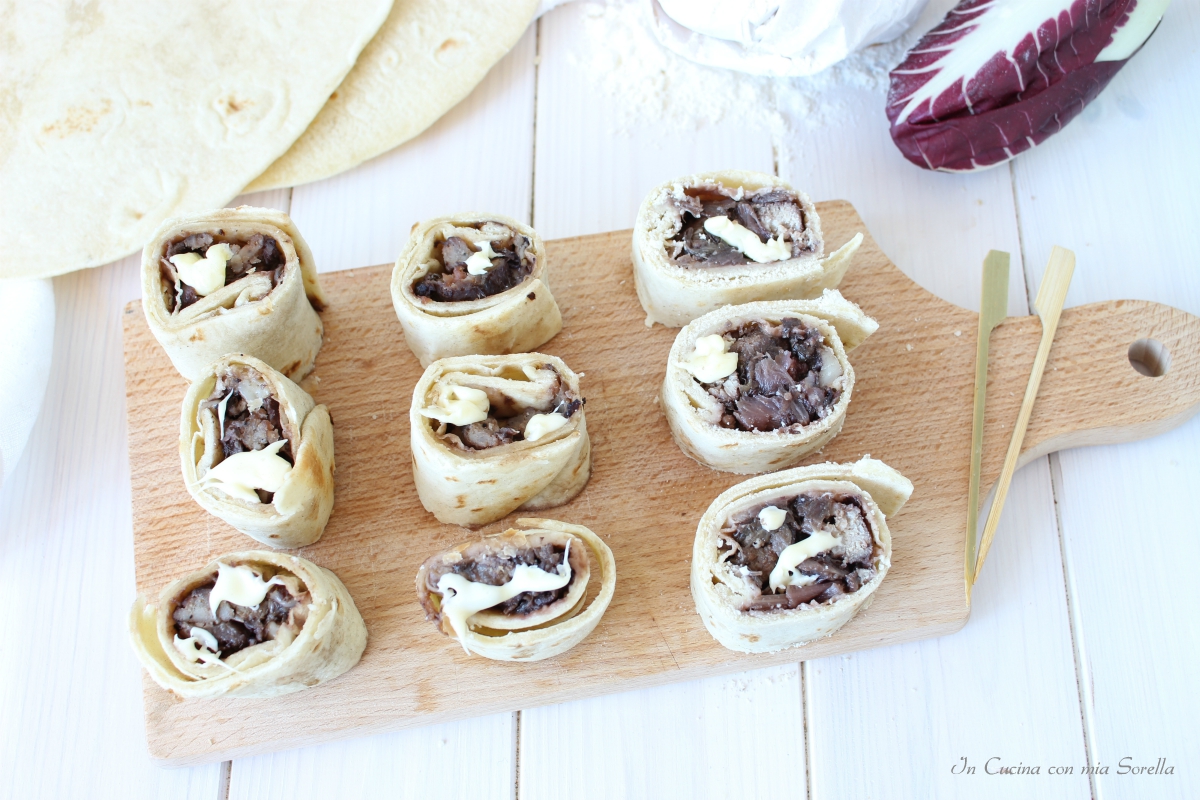 Piadina al radicchio e salsiccia