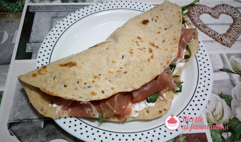 Piadina senza strutto con esubero e semi di lino