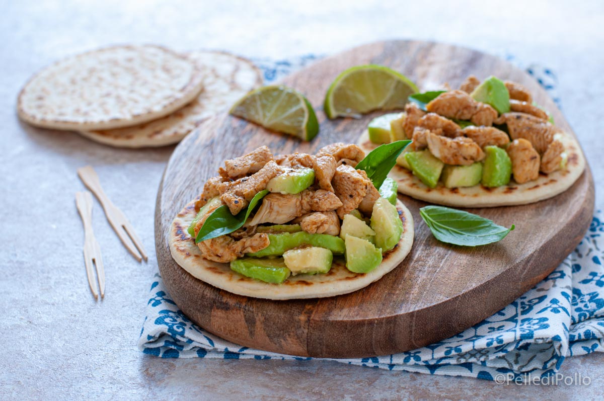 Piadine con pollo alle spezie e avocado