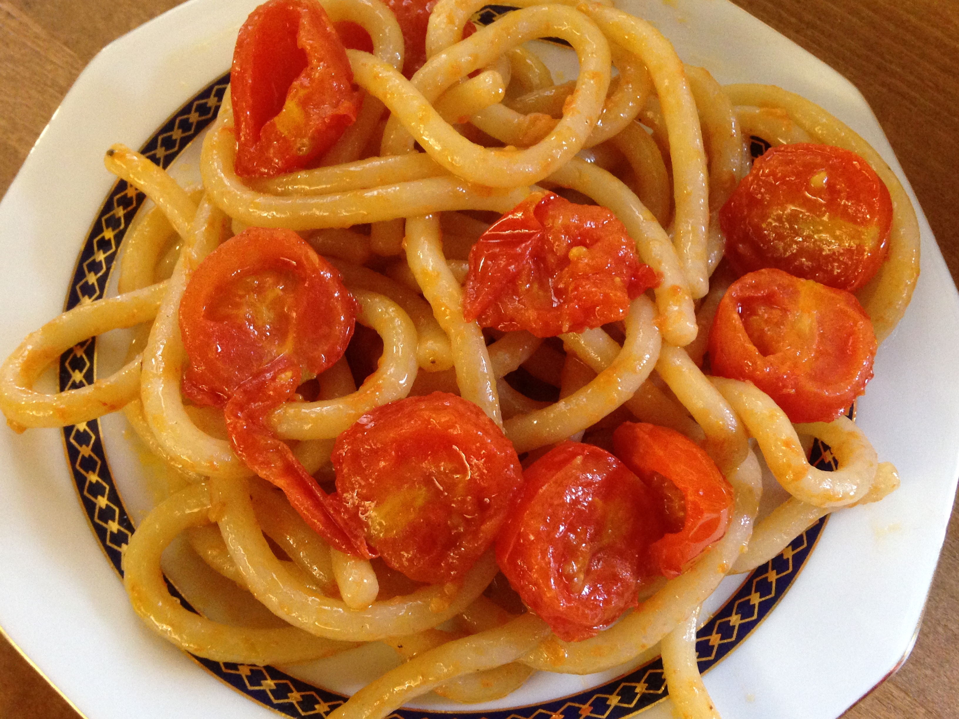 Pici aglio olio e pachini