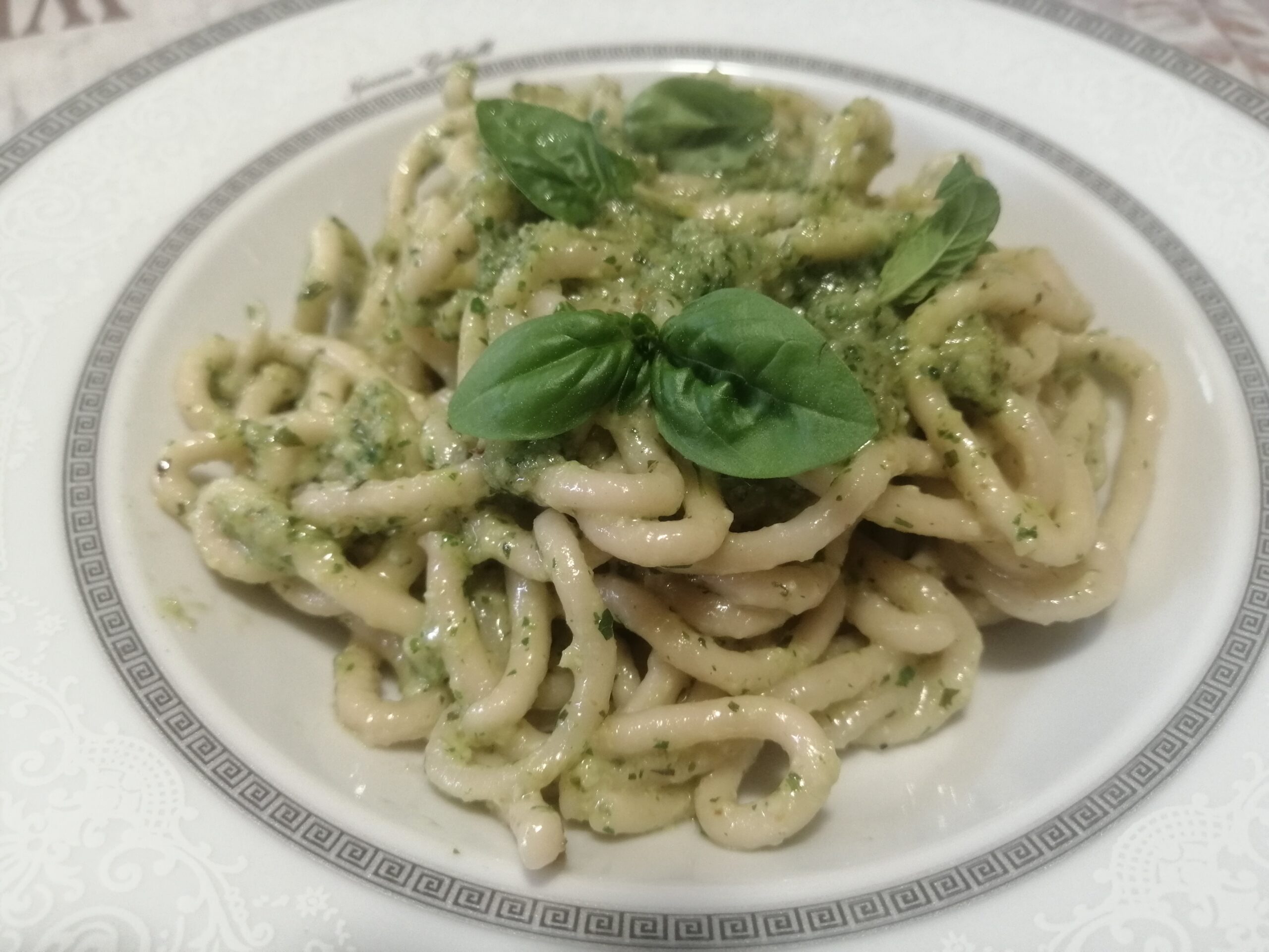 Pici al pesto di erbe aromatiche