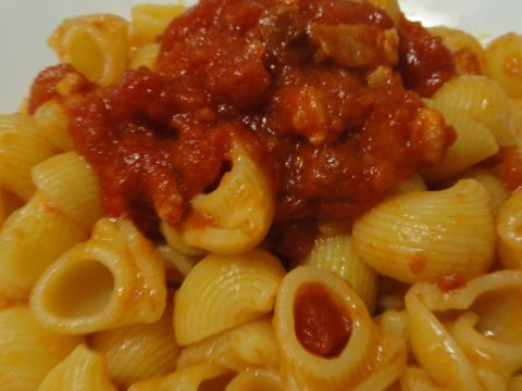 Pipe al sugo con bacon