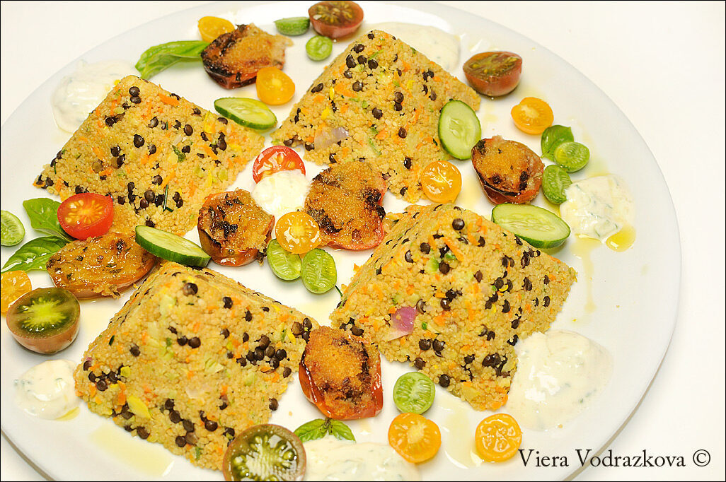 Piramidi di couscous con le verdure dell’orto