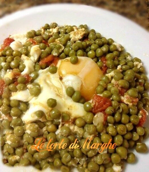 Piselli con uova in camicia ricetta