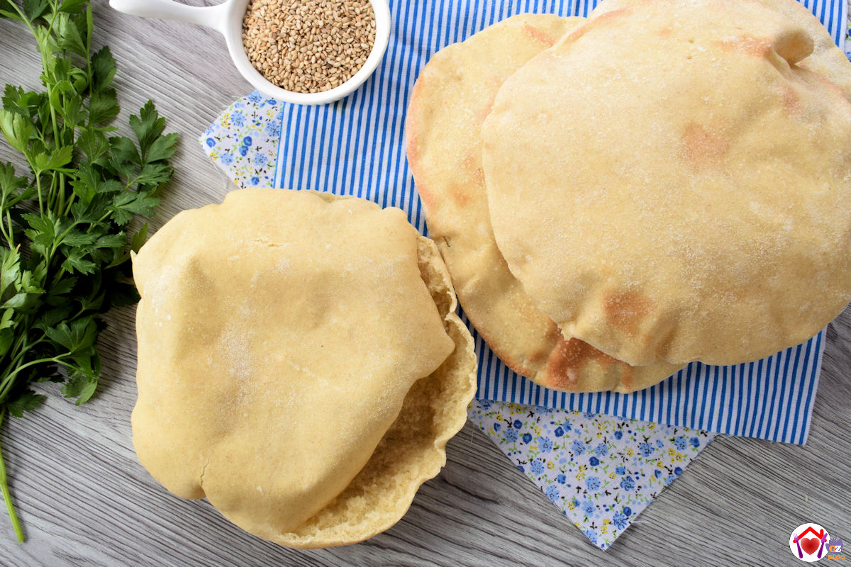 Pita (detta anche pita greca o pane arabo)
