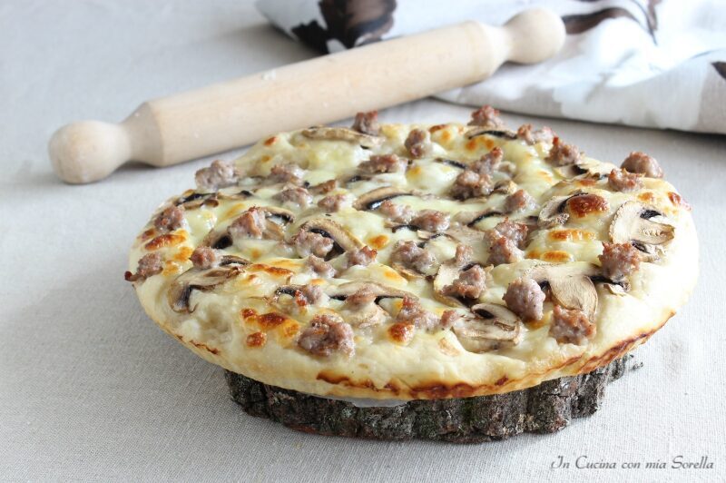 Pizza alla boscaiola bianca