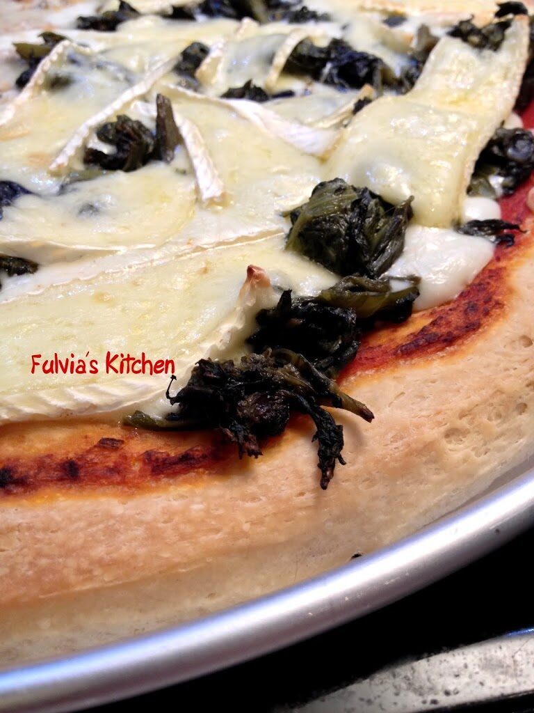 Pizza alle erbette e brie a lievitazione mista