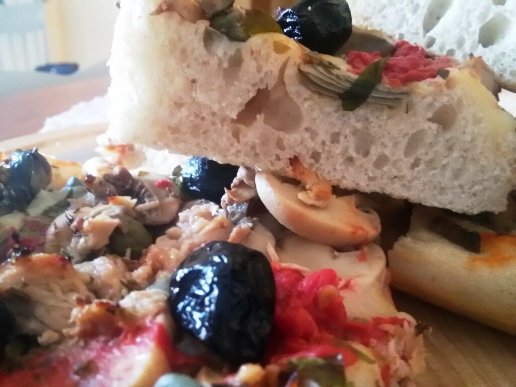 Pizza alta in teglia